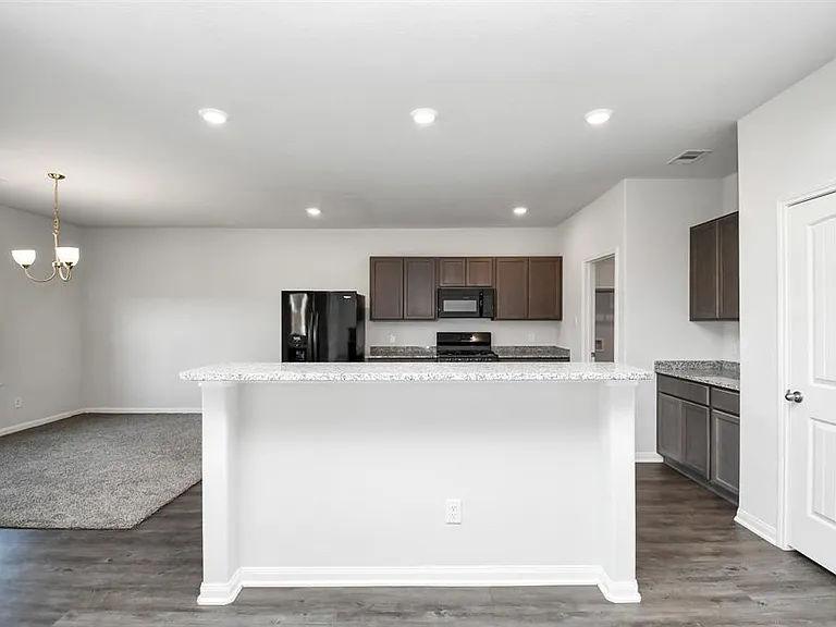 11028 Patriot Ct — Photo 10
