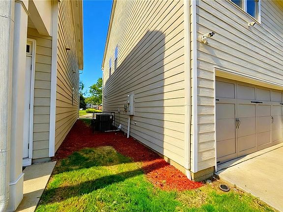 5th image of 602 Lofty Ln SW