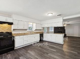 7009 Corona Dr, North Richland Hills, TX 76180