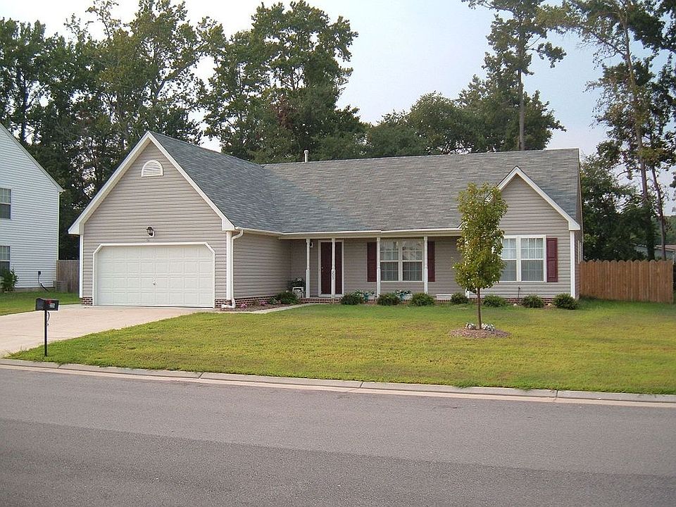 Largest Styled Ranch in Applewood!