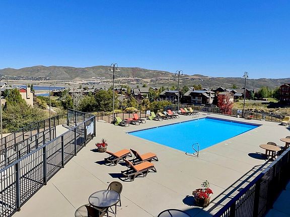 5th image of 1364 W Stillwater Dr Unit 2053