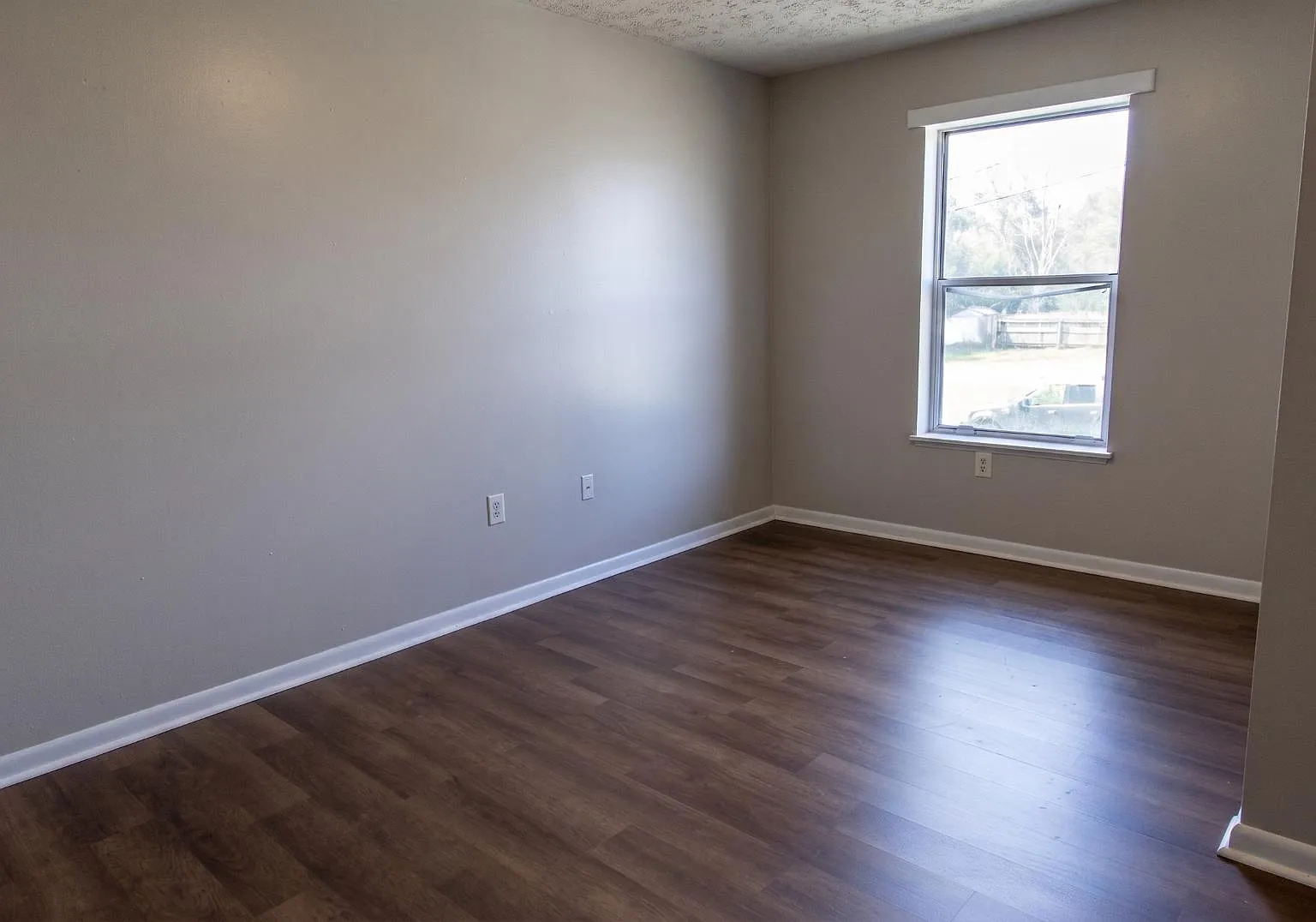 343 Cherrydale Ave - UNIT3 — Photo 2