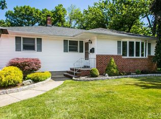 11 Gales Rd, Edison, NJ 08837