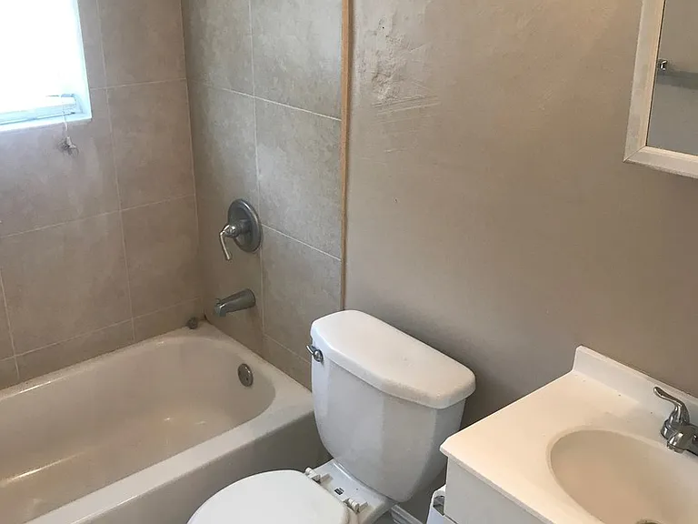 13315 Alexandria Dr — Photo 4