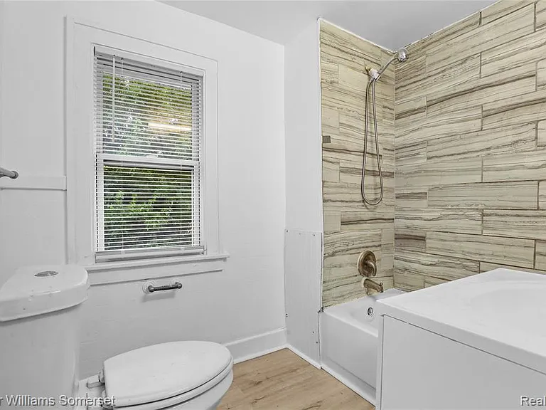 23525 Kress St — Photo 13