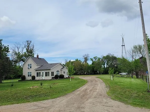 1305 330th St, Forest City, IA 50436