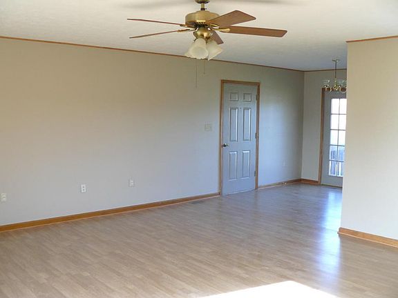 5th image of 261 Adair Dr