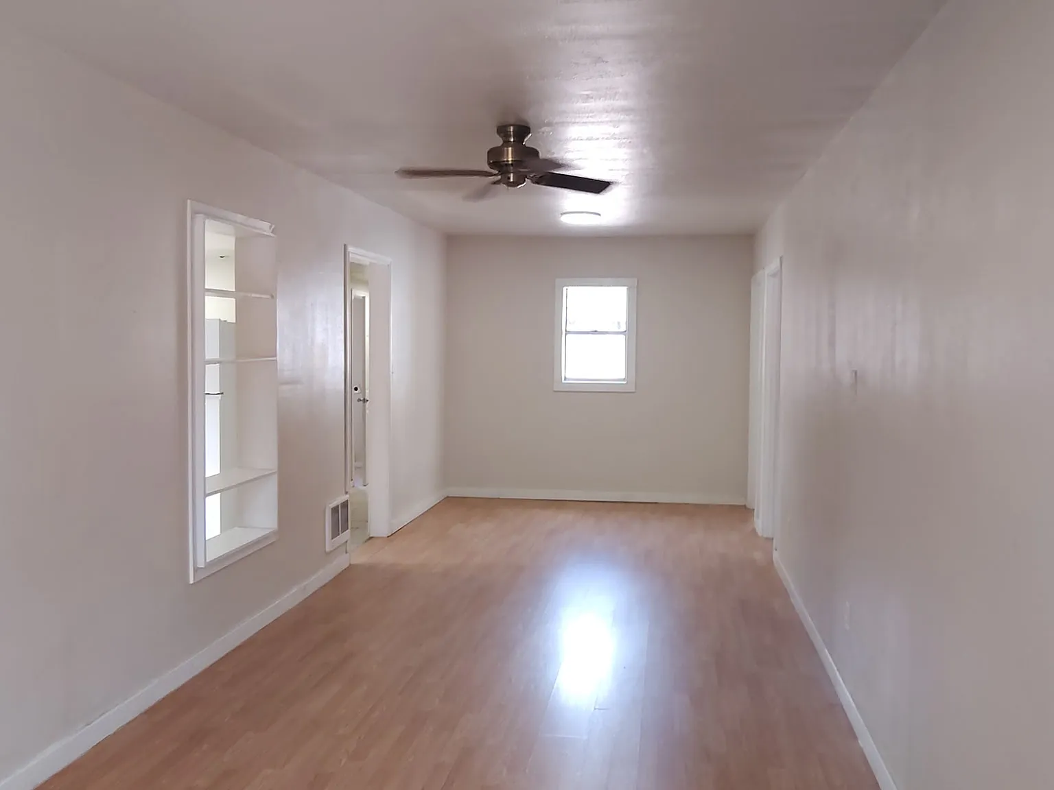 3 bed, 1088 sqft, $975 — Photo 2