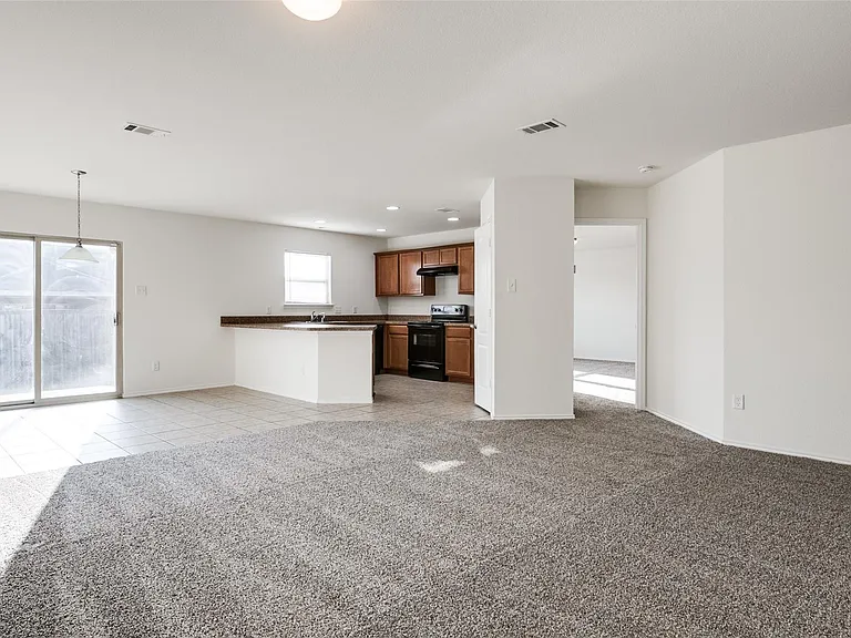 929 Glenndon Dr — Photo 7
