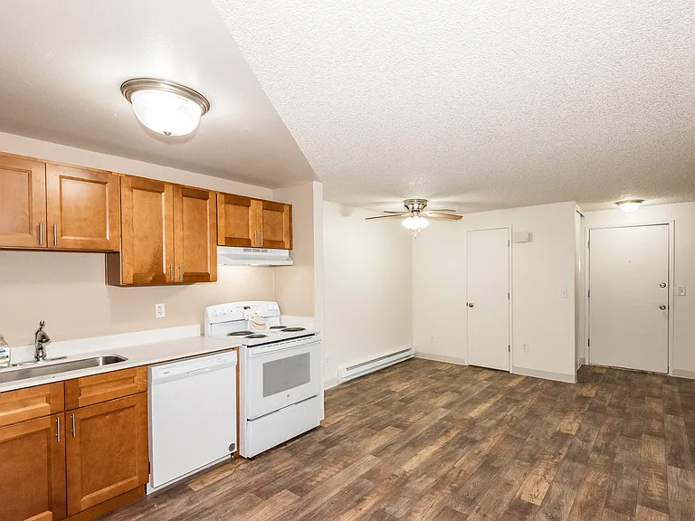 Creekside Commons Apartments — Photo 22