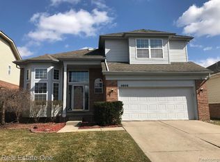 4909 Georgetown Dr, Rochester, MI 48306