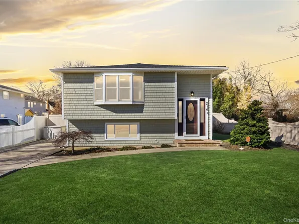 214 Ralph Avenue, Babylon, NY 11702