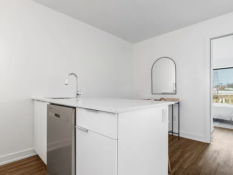 1354 Carling Ave — Photo 47