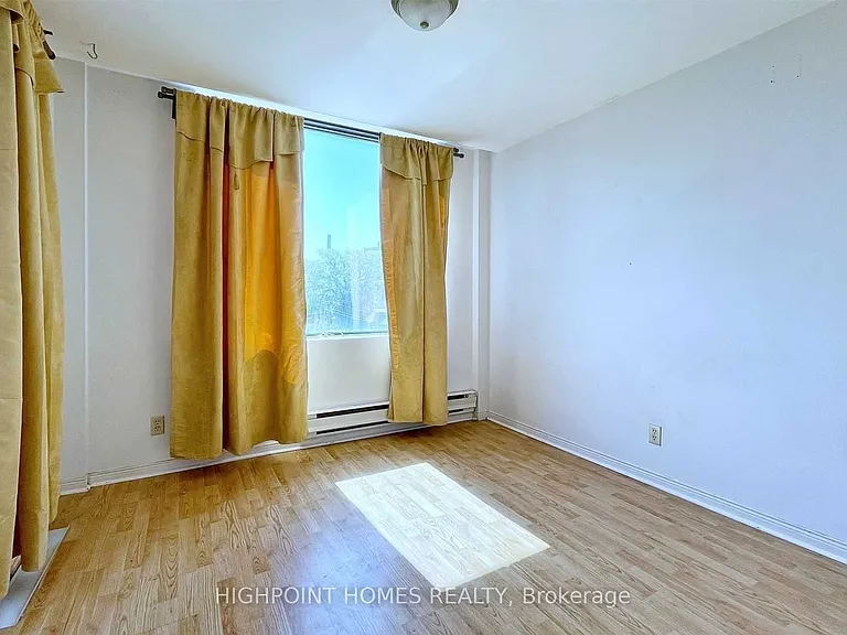 360 College St #401 — Photo 17