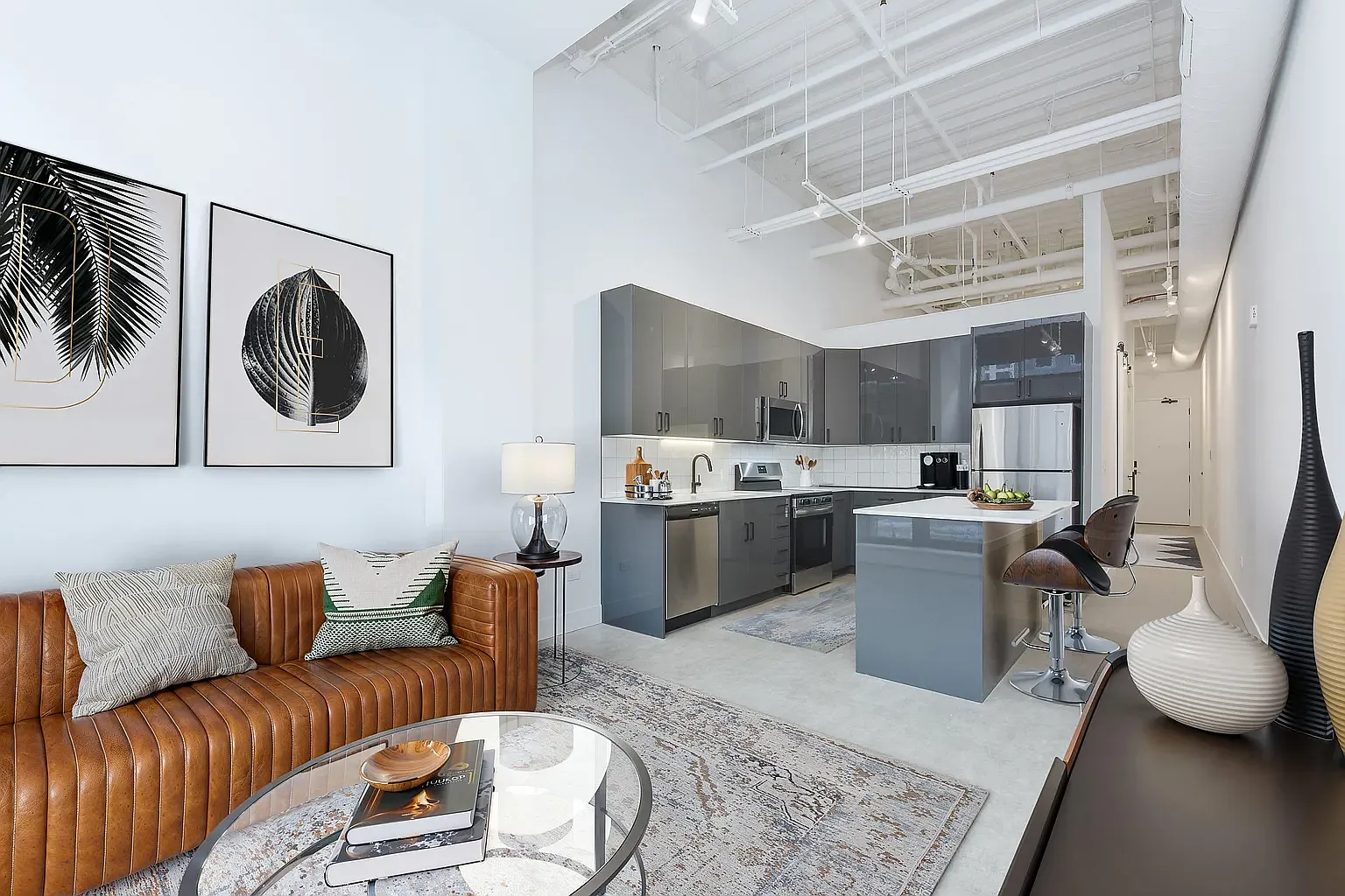 1 bed, 1.0 bath, 676 sqft, $2,550 — Photo 3