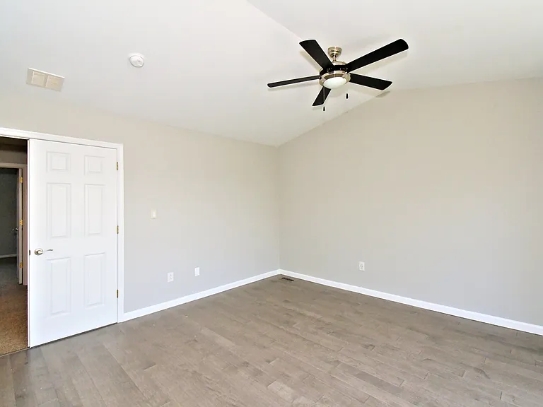 18 Norsham Way #1 — Photo 7
