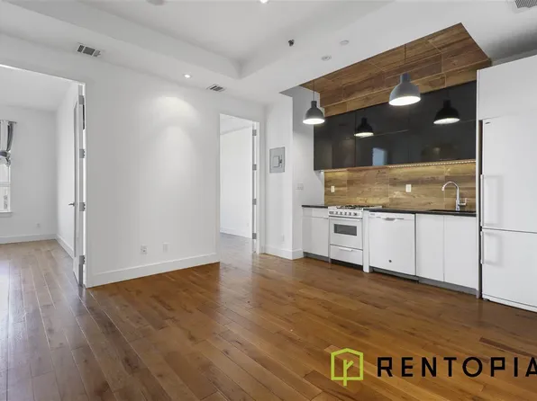 105 Leonard Street image 1 of 12