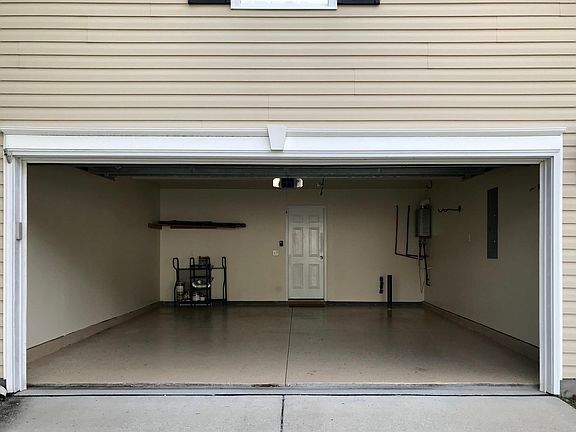 2nd image of 108 Arbor Oaks Dr