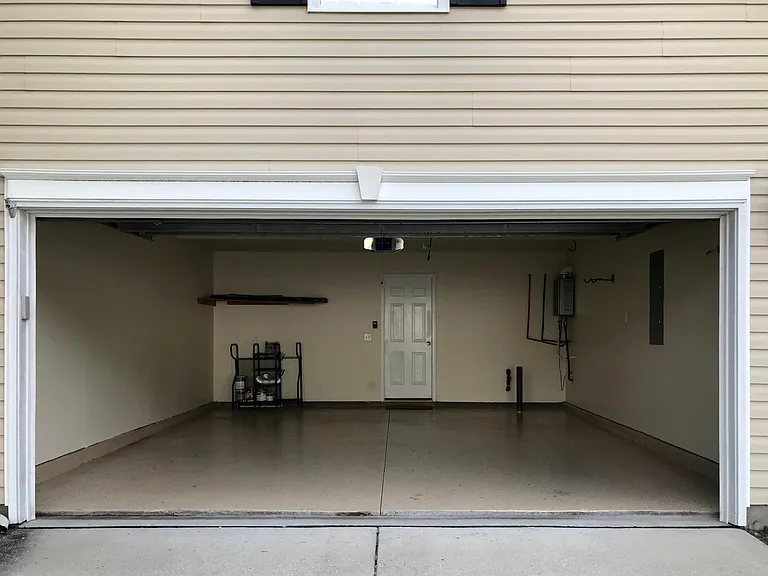 108 Arbor Oaks Dr — Photo 2