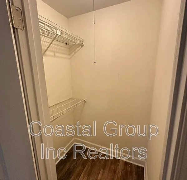 458 Falling Ln #1 — Photo 9