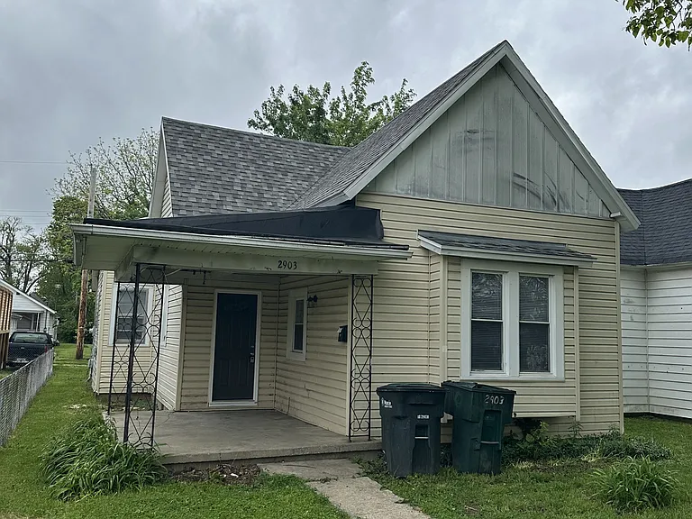 2903 S Elm St — Photo 1