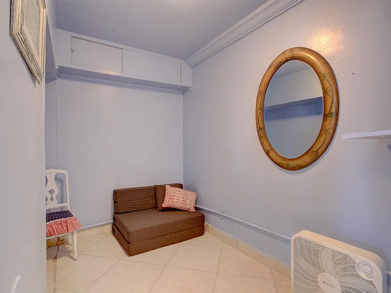 999 N Riverside Dr #11 — Photo 10