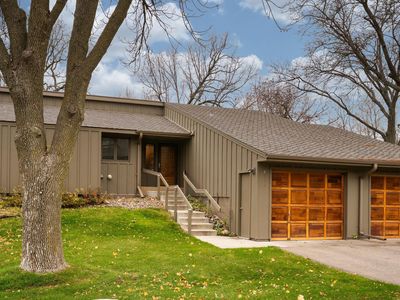 8996 Neill Lake Rd, Eden Prairie, MN, 55347