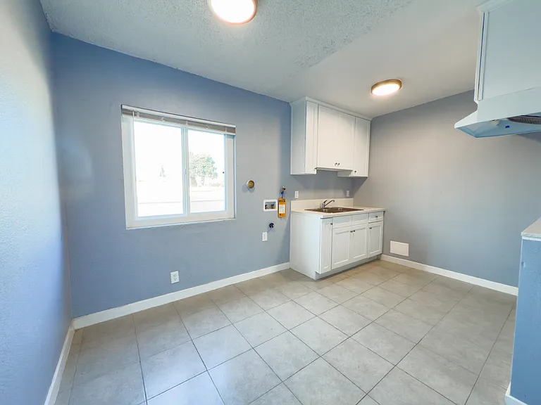 10374 Long Beach Blvd #8 — Photo 5