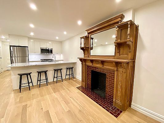 1st image of 483 Macdonough St #1