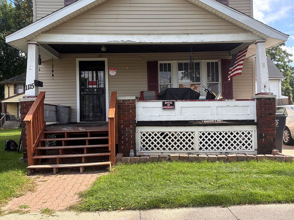1st image of 1115 W 2nd St