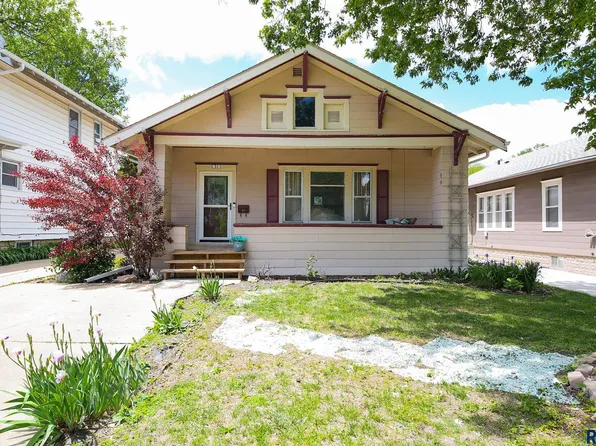 1311 S Summit Ave, Sioux Falls, SD 57105