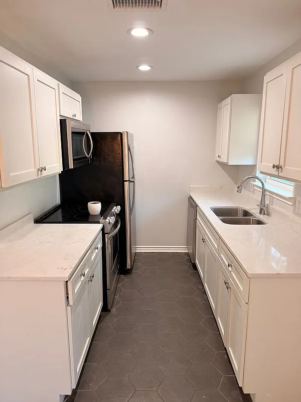 2 bed, 2.0 bath, 1078 sqft, $2,095 — Photo 4