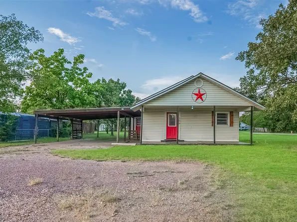 306 N Front St E, Savoy, TX 75479