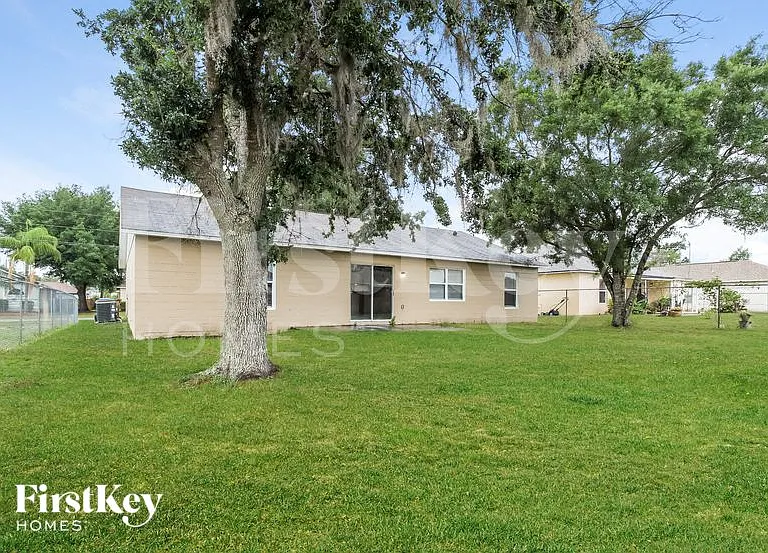 205 Tiffany Ct — Photo 14