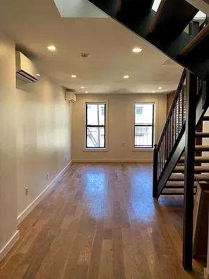 Rented by REAL New York | media 11