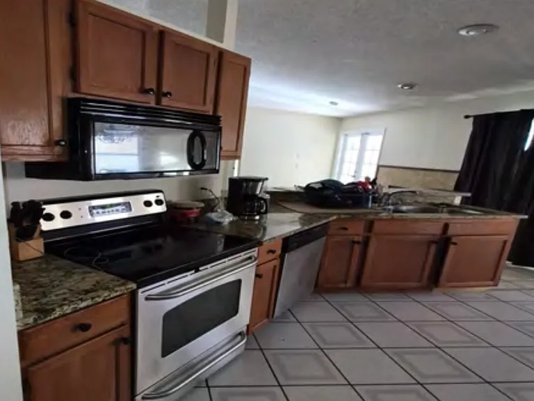 2265 SW Edison Cir — Photo 12
