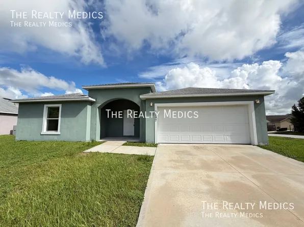 1297 Stone St NW, Palm Bay, FL 32907