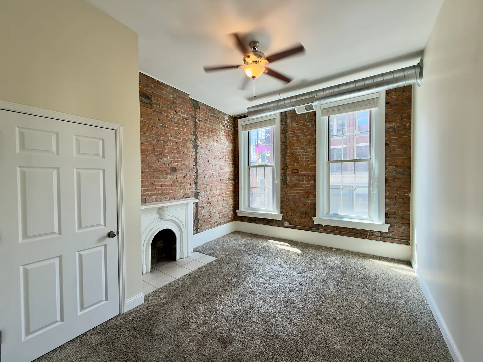 2 bed, 950 sqft, $1,950 — Photo 4