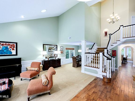 2nd image of 387 Southridge Dr