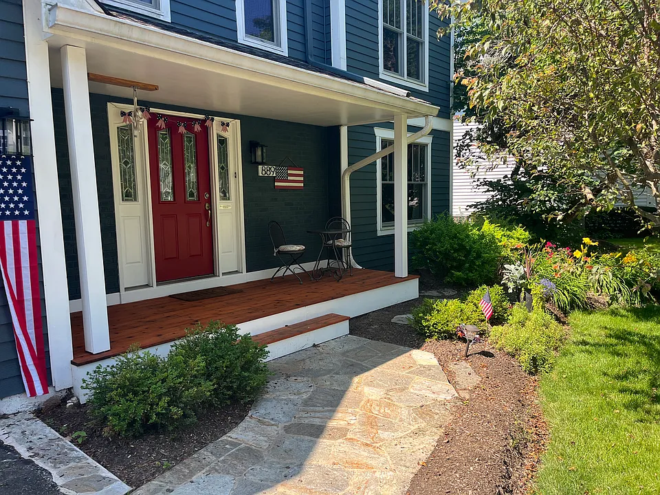 889 E Stonebridge Ct