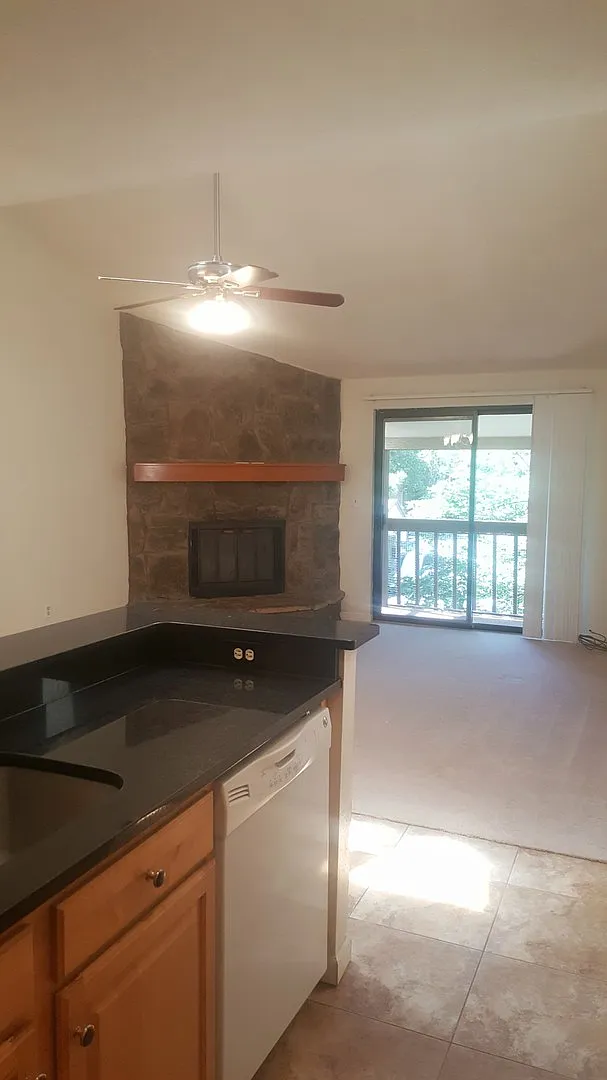 Beautiful 2 Bed 1.5 bath Condo For Rent in Arvada! — Photo 4
