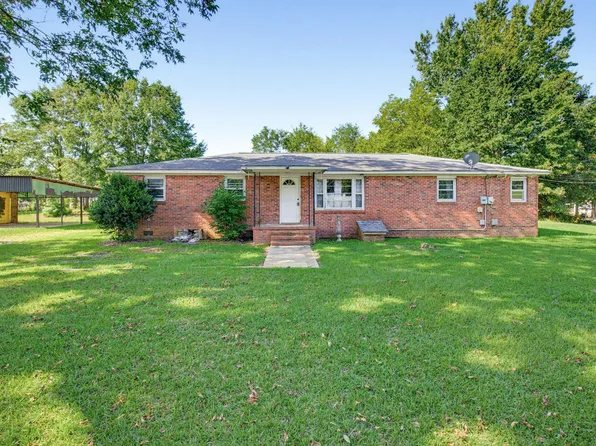 520 Standing Springs Rd, Greenville, SC 29605