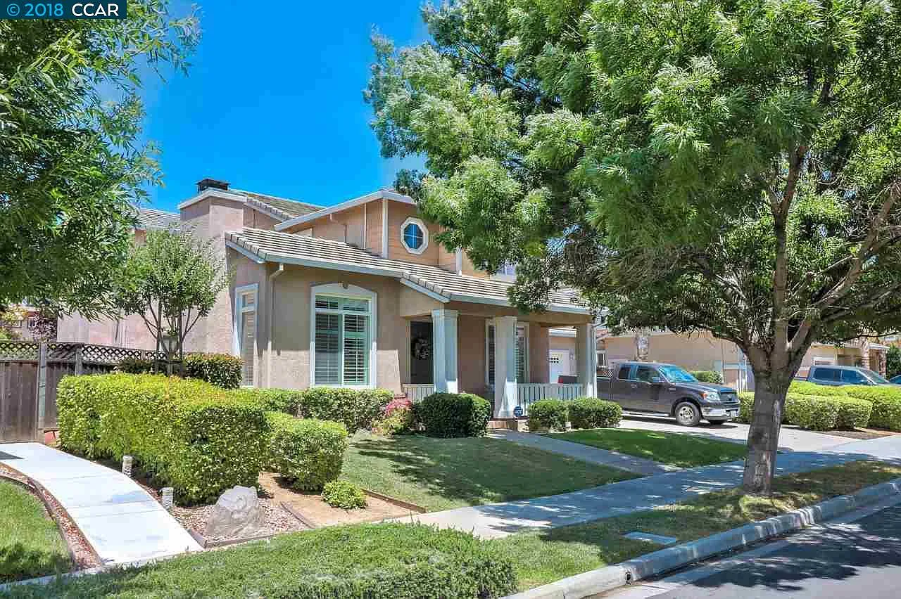 1427 Legend Ln photo 1