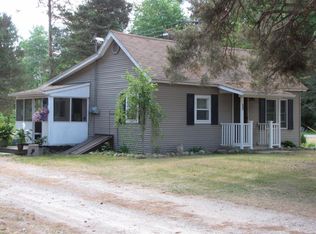 483 Weeden Rd, Caro, MI 48723