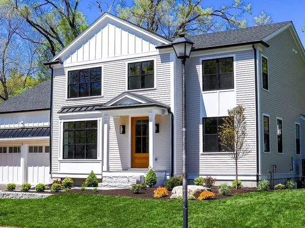 9 Pinewood Rd, Wellesley, MA 02482