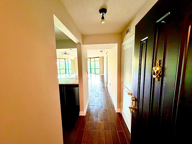 2870 Pharr Ct S — Photo 10