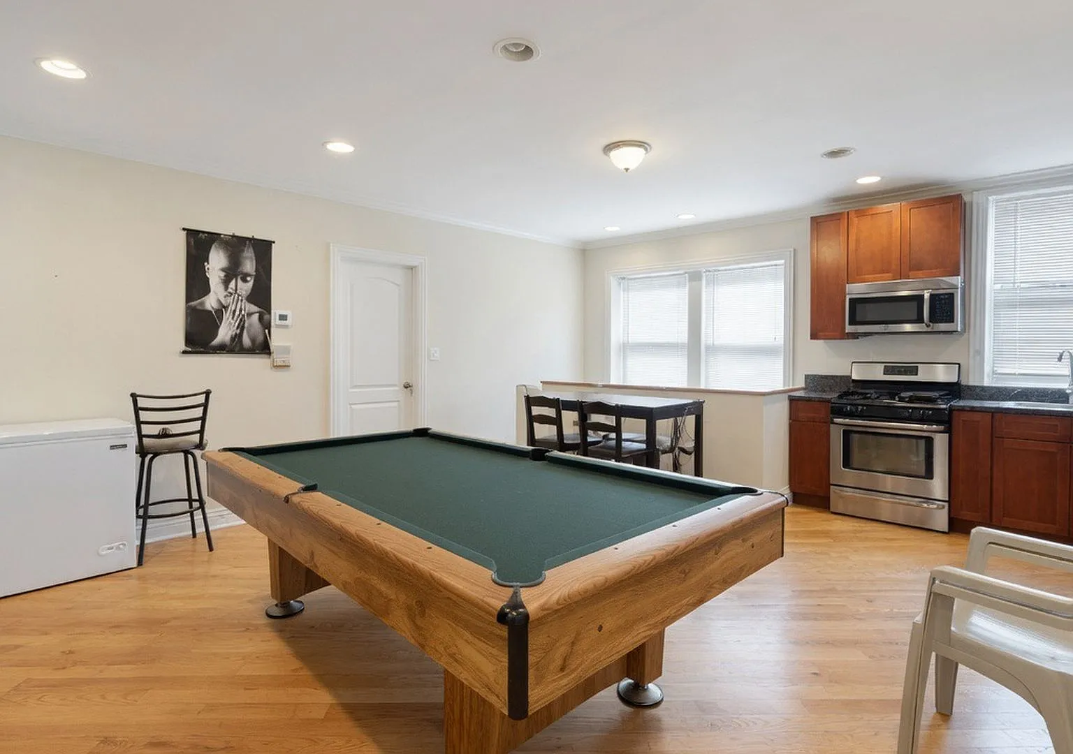 2 bed, 1100 sqft, $2,450 — Photo 4