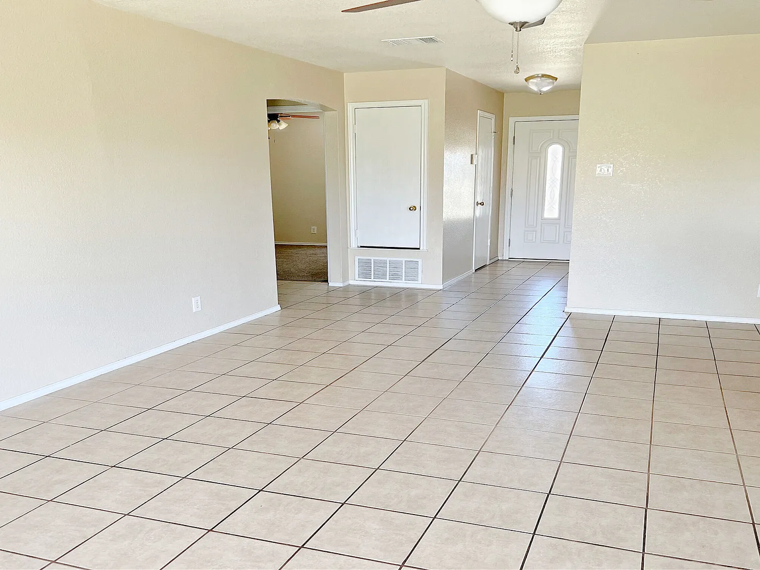 4 bed, 2.0 bath, 1505 sqft, $1,450 — Photo 3
