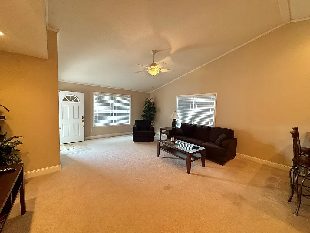 3 bed, 1650 sqft, $1,795 — Photo 4