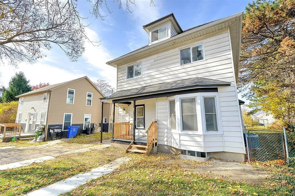 4 bed, $1,800 — Photo 2